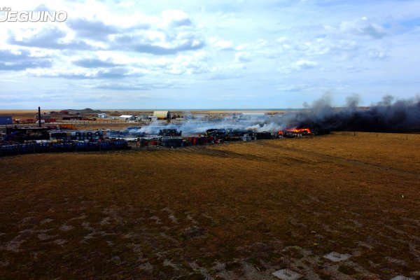 INCENDIO EN LA EMPRESA G.L.R. SERVICIOS AMBIENTALES INTEGRALES S.R.L. DEDICADA AL TRATAMIENTO DE RESIDUOS PELIGROSOS.