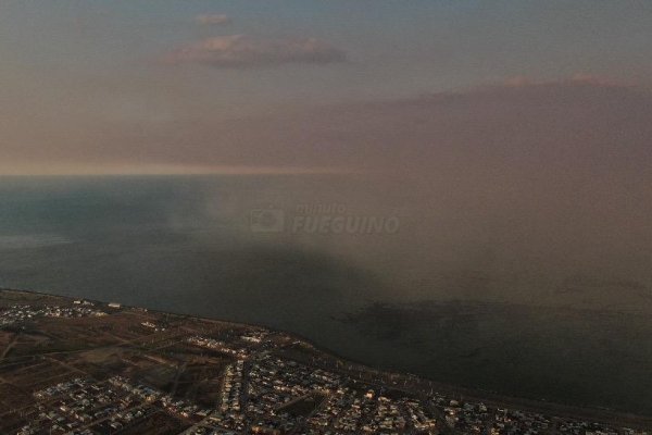 El fuego del incendio de la Reserva Corazón de la Isla llegó a Río Grande