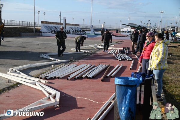 Armado de la Carpa de la Dignidad