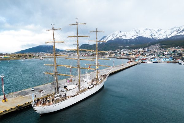 La Fragata ARA “Libertad” en Ushuaia