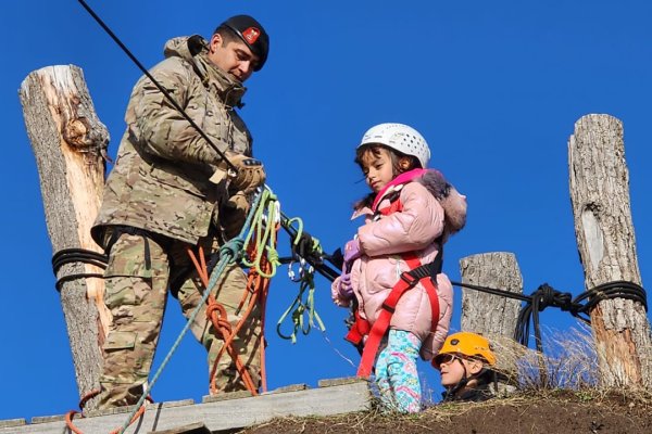El BIM 5 realizó travesías para chicos que visitaban la Carpa de la Dignidad