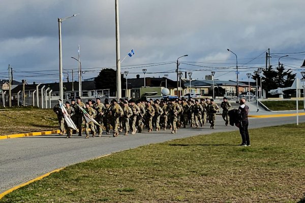 El glorioso BIM 5 presente en la Marcha Atlética por Malvinas.