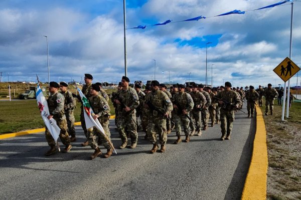 El glorioso BIM 5 presente en la Marcha Atlética por Malvinas.