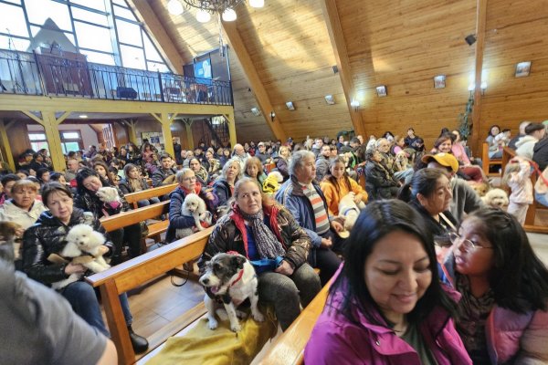Bendición de mascotas en la Parroquia Sagrada Familia