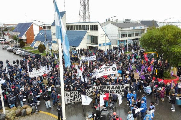 Marcha de la UOM en Río Grande