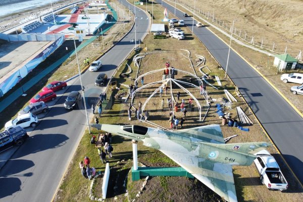 Armado de la Carpa de la Dignidad 2025