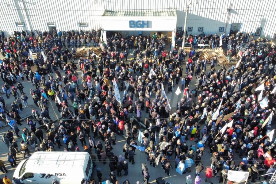 Protesta en las puertas de BGH por la quita de aranceles