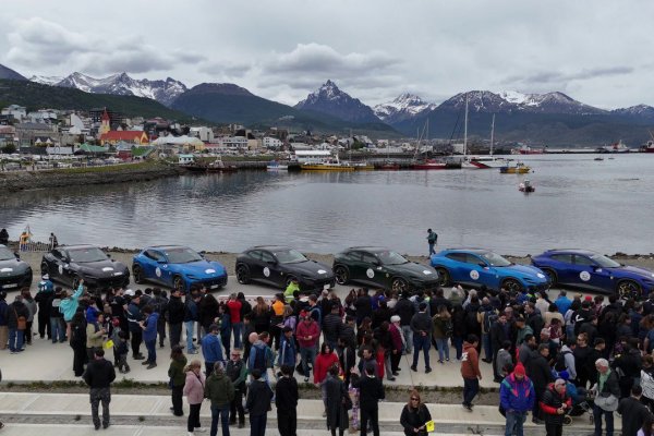 Ferrari Cavalcade Patagonia 2025 en Ushuaia