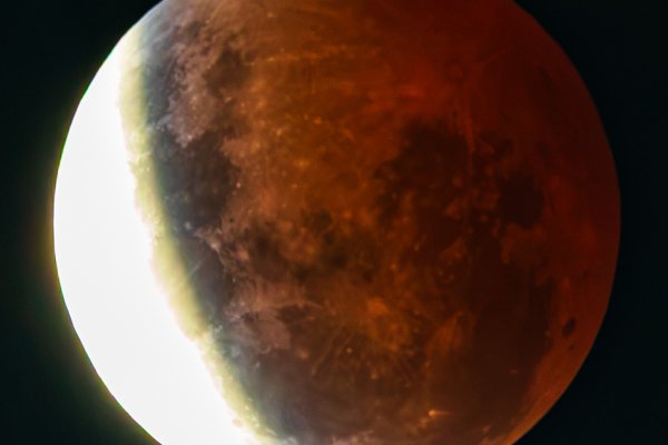 &ldquo;Luna de Sangre&rdquo; vista desde Río Grande