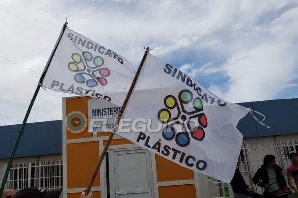 U.O.Y.E.P: “El plástico es esencial, el plástico no va a parar porque todo lo que se consume viene en plástico”