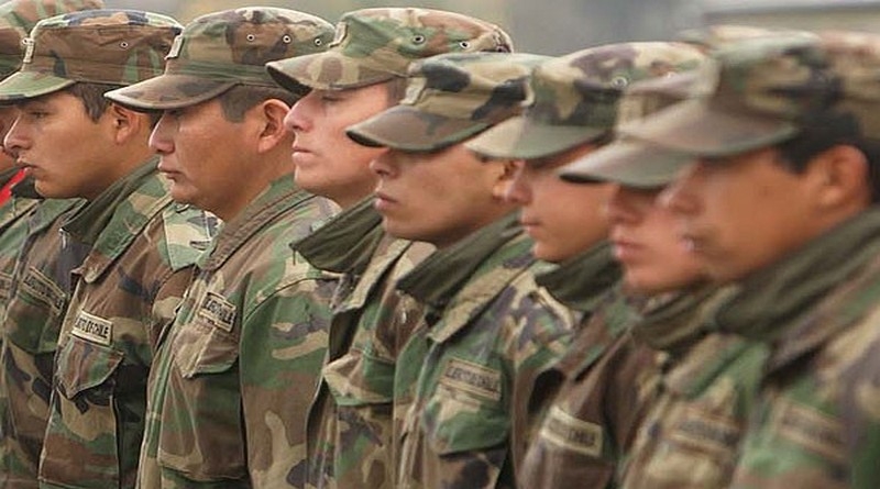 Desde julio, el personal militar con título universitario cobrará hasta un 25% más