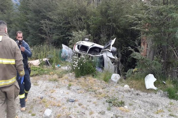 Vuelco fatal en cercanías de Ushuaia: hay 3 fallecidos