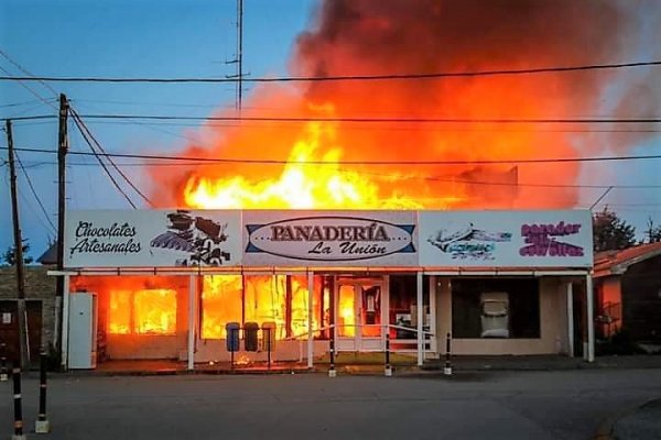 Incendio en la Panadería La Unión: comenzó por un cortocircuito