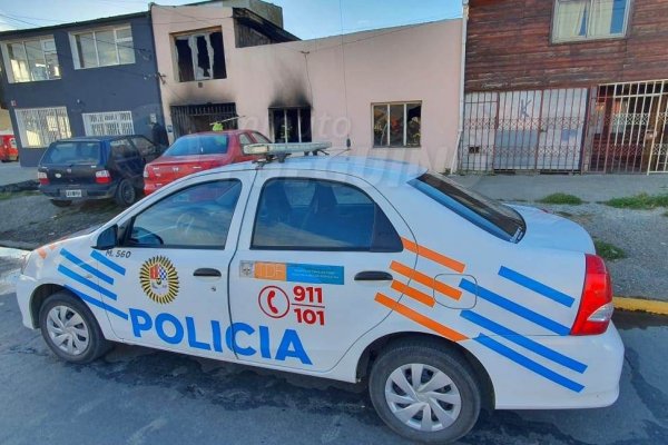 Devastador incendio dejó a varias familias en la calle