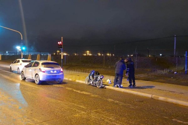 Motociclista terminó en el Hospital tras protagonizar choque