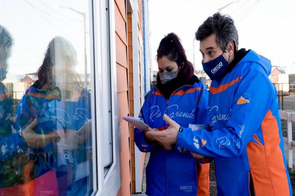 Diego Lasalle recorrió el barrio Malvinas Argentinas para conocer su realidad