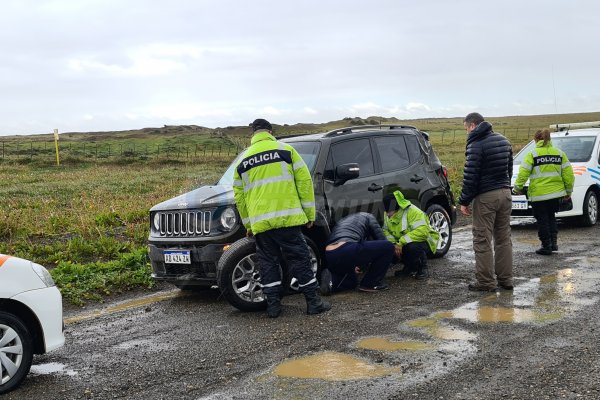 Vuelco dejó solo daños materiales