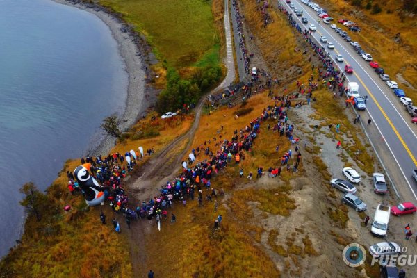 La Vuelta a la Tierra del Fuego entra en su tramo decisivo con más de 100 máquinas en carrera