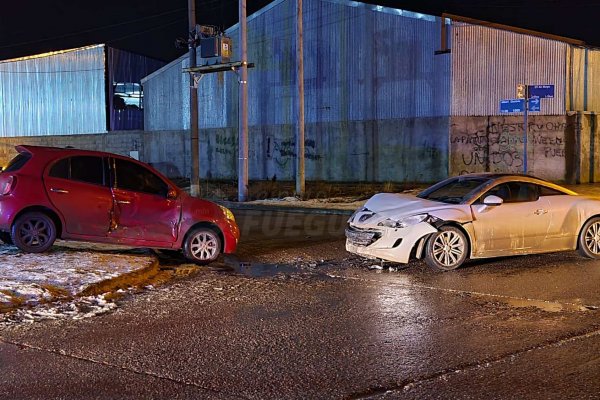 Choque en el Parque Industrial dejó una mujer herida y cuantiosos daños