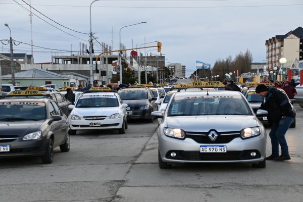 Datos de SUPETAX: hay más de 400 choferes en actividad y solo el 22% están en blanco
