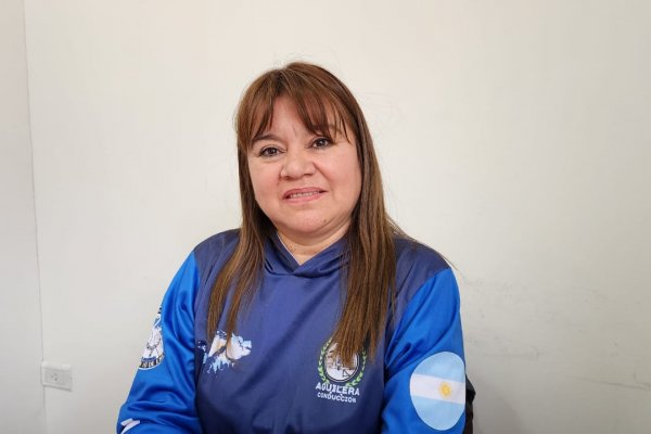Difícil situación atraviesa la primera choferesa de Río Grande tras ser despedida