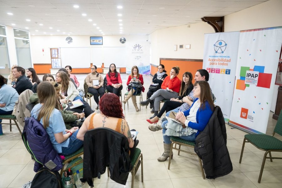 Gobierno sigue implementando talleres de accesibilidad, discapacidad y atención a la ciudadanía mayor