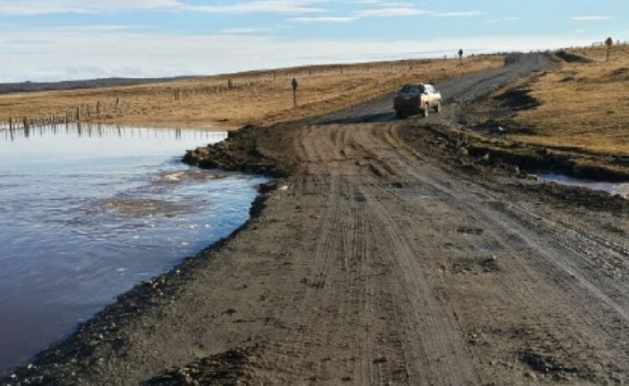 Debido a las intensas lluvias, solicitan evitar transitar por rutas provinciales y complementarias