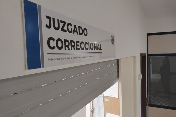 Condenan a un hombre a 8 meses de prisión condicional por usar la patente de otro vehículo