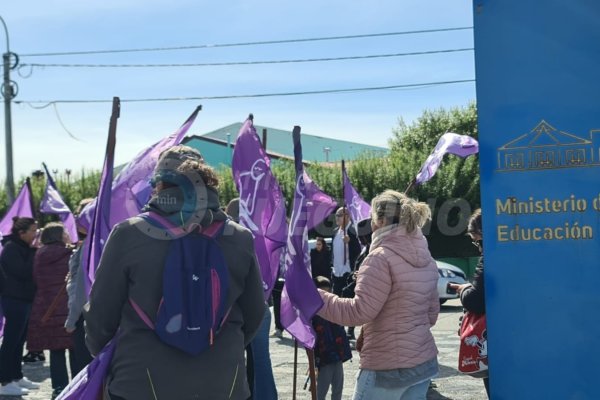 SUTEF anunció un paro por tiempo indeterminado y no habrá inicio de clases tras el receso invernal