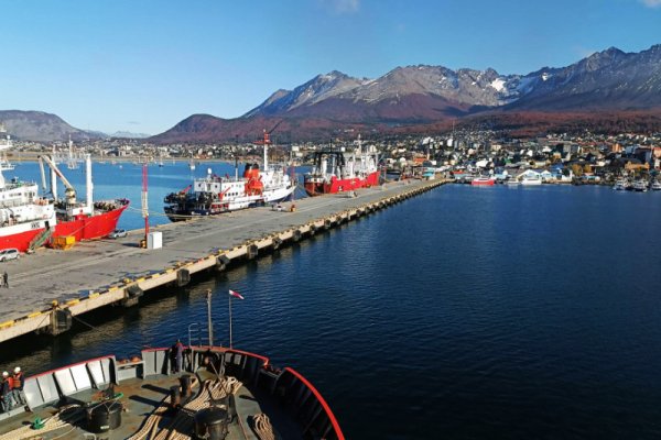El rompehielos ARA Irízar regresó a Ushuaia tras completar una etapa clave de la campaña antártica