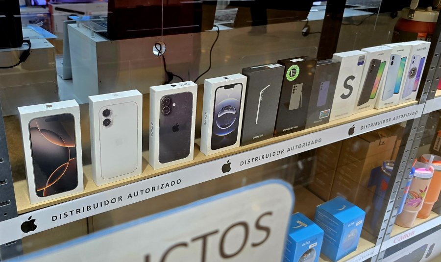Preocupación en Tierra del Fuego por la baja de aranceles a celulares: cámaras piden medidas de protección