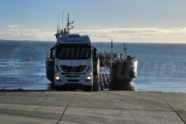 Nuevos horarios para el cruce por Primera Angostura desde marzo