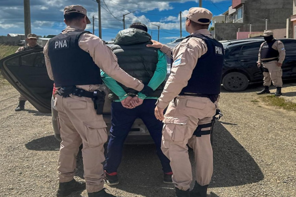 Allanamiento en Río Grande: secuestran drogas, un arma y vehículos en una investigación por narcotráfico