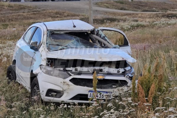 Dos personas hospitalizadas tras vuelco en la Ruta 3