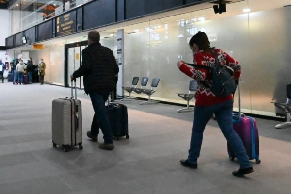   Paro en el Servicio Meteorológico: prevén cancelaciones y demoras en vuelos este viernes