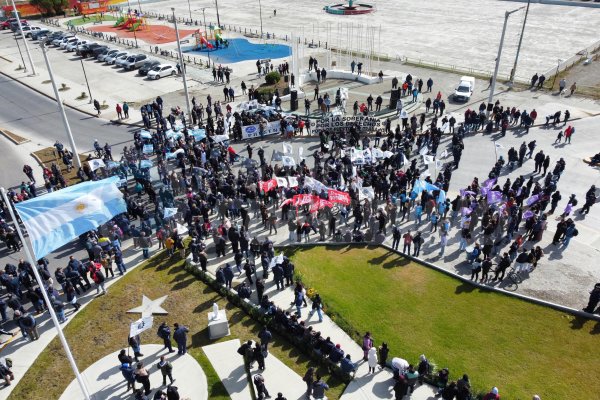 Linares contra la reforma: &ldquo;vienen a destrozar conquistas históricas del movimiento obrero&rdquo;