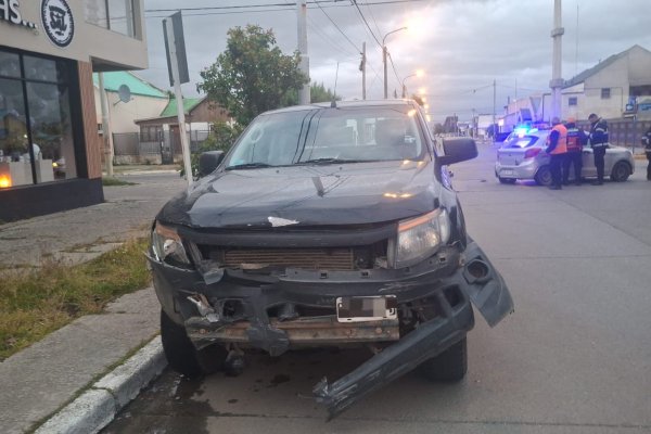 Tres heridos en violento choque en el casco viejo
