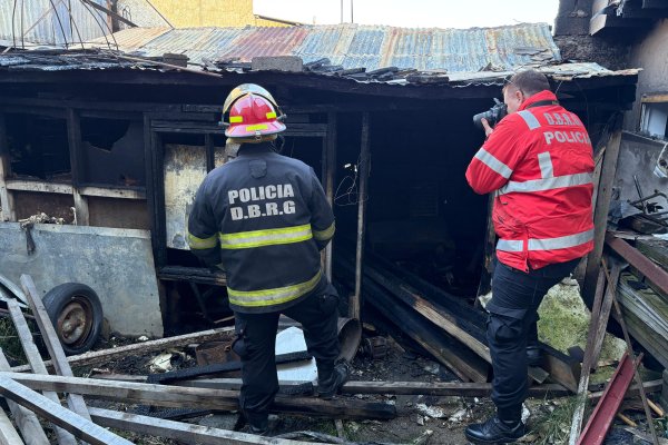 Investigan incendio intencional en un predio en Pasaje Varela al 70