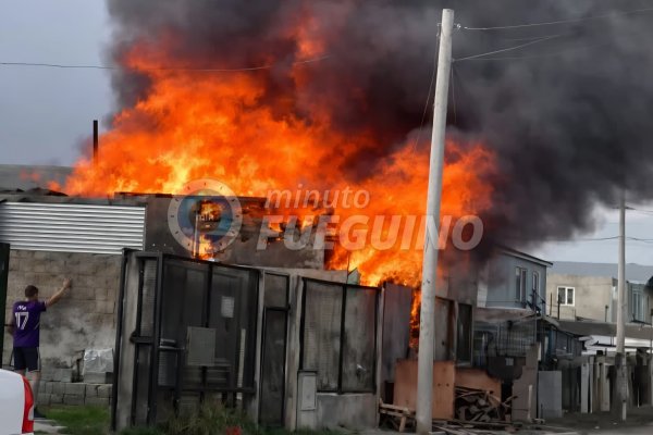 Fuego consumió tres viviendas en la Margen Sur