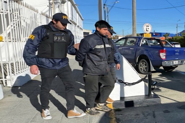 La Policía Federal interceptó y detuvo a un hombre con pedido de captura activo