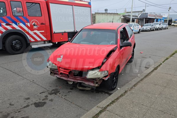 Choque en Kawi y Anadón dejó a un joven herido