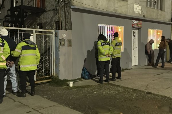 Tres hombres fueron detenidos al intentar comprar con una tarjeta robada