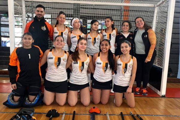 Gran estreno de ADEFU: venció 9 a 3 a Los Ñires Hockey Club