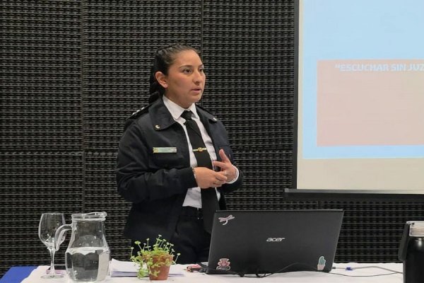 Yésica Roldán hizo historia como la primera mujer policía licenciada en Seguridad Pública.