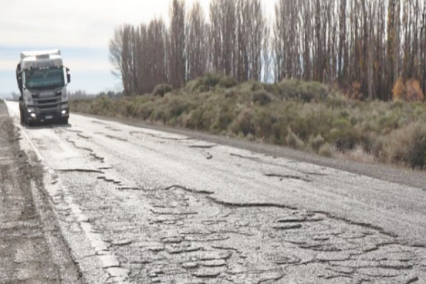 Rutas deterioradas y altos costos complican al transporte en Tierra del Fuego