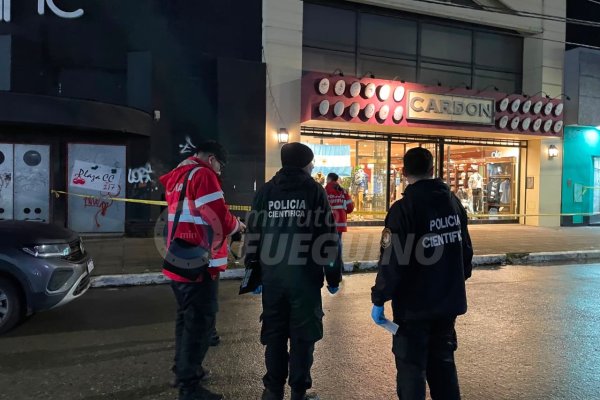 La madre entregó al adolescente que apuñaló a otro en pleno centro