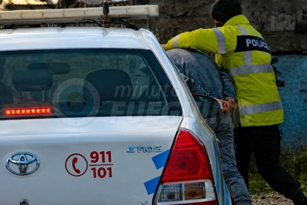 Intentó robar un auto que estaba encendido y fue detenido en Río Grande