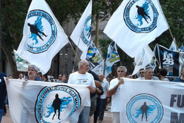 &ldquo;No permitamos que el Senado entregue hoy nuestro territorio&rdquo;: el reclamo de excombatientes de La Plata