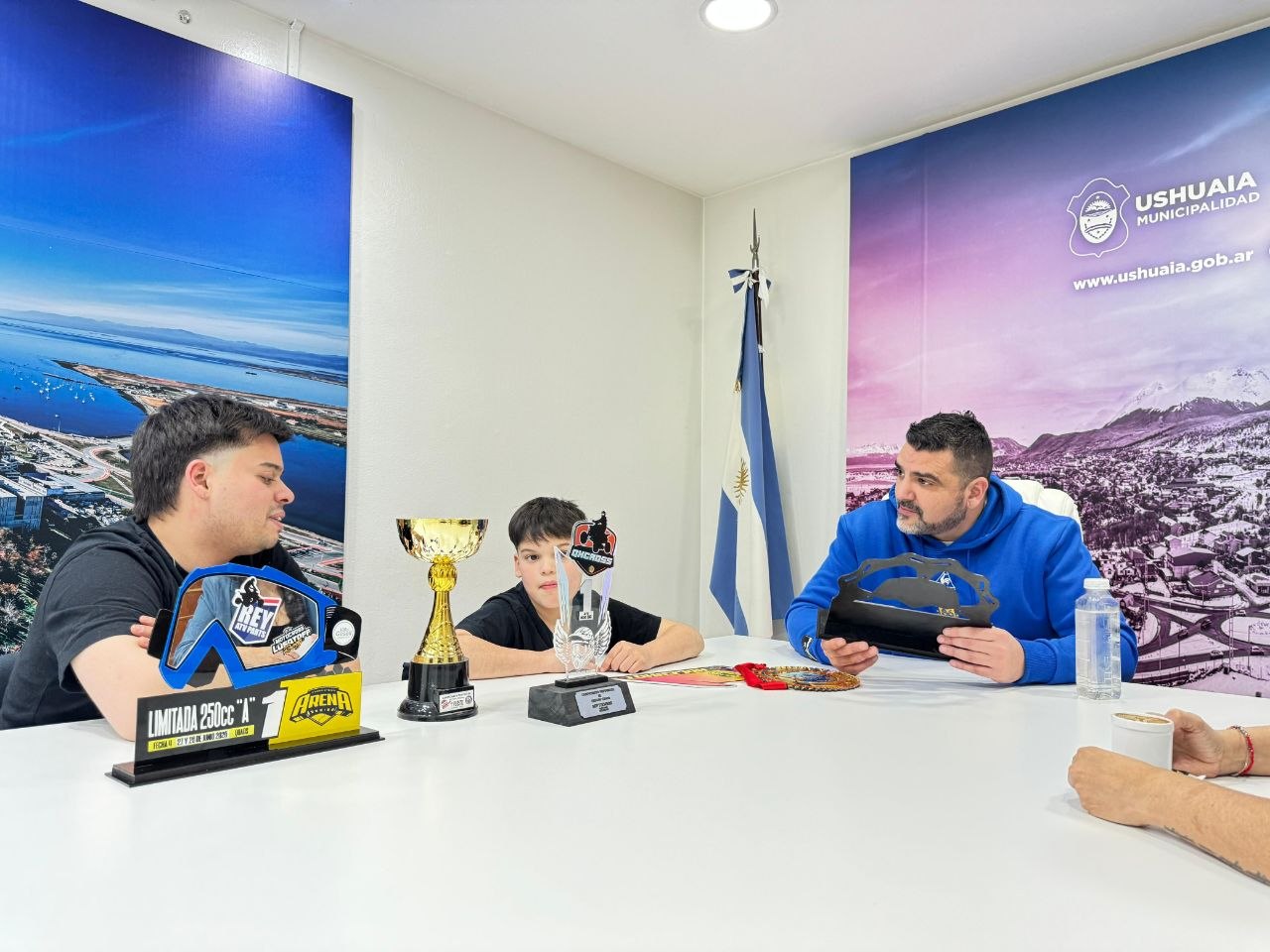 Vuoto recibió al joven piloto Bautista Carvallo y respaldó su crecimiento deportivo