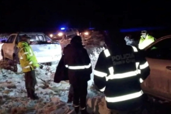 Rescataron a una pareja que pasó más de 44 horas atrapada en la nieve a 22 grados bajo cero